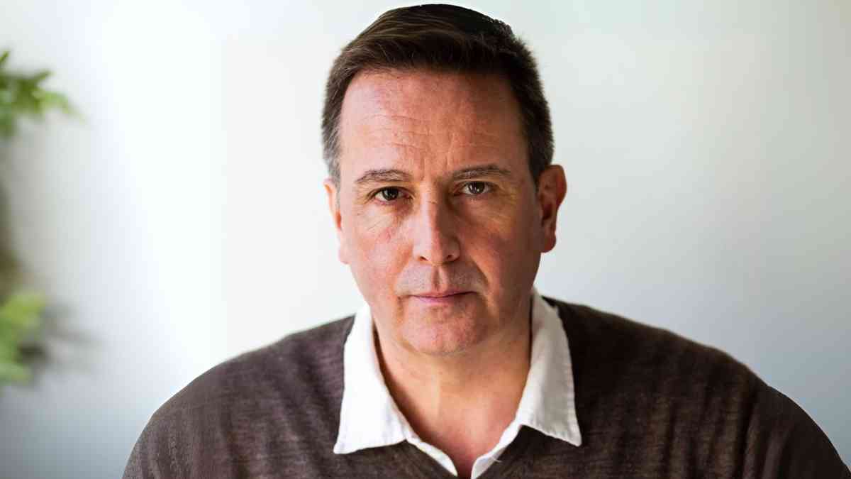 hywel simons