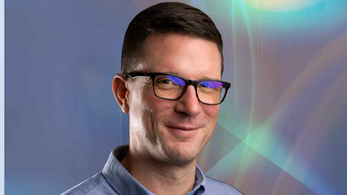 simon whittaker