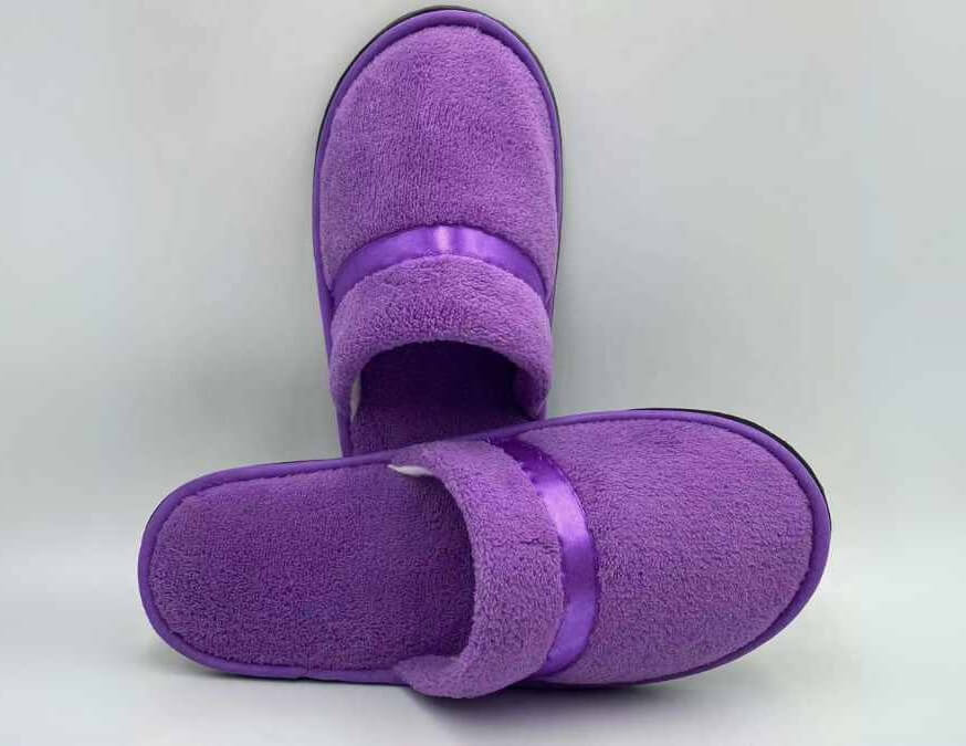 Cost-Effective Comfort The Advantages of Buying Slippers in Bulk