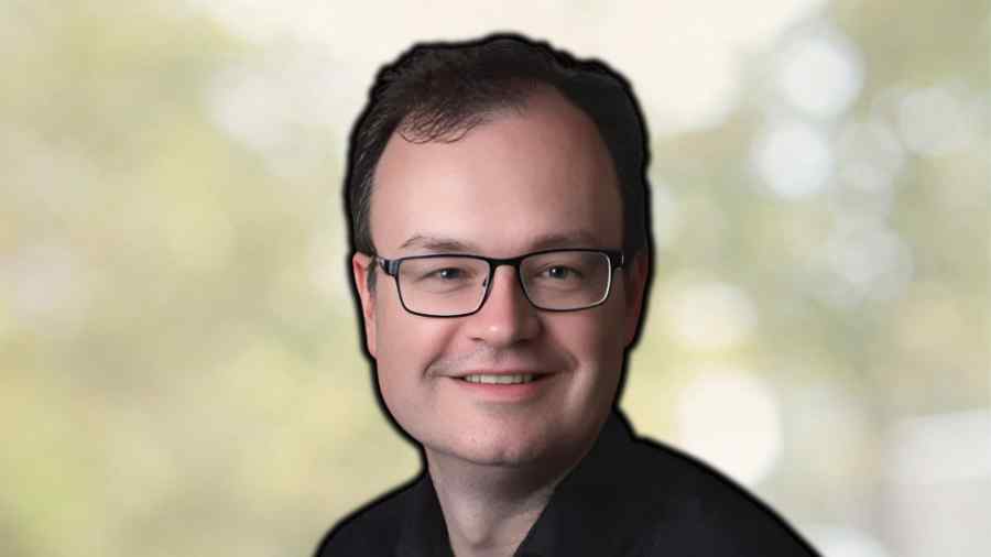 andrew earis