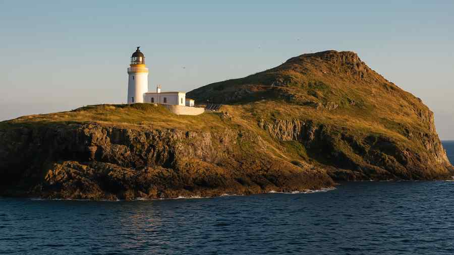 fidra lighthouse