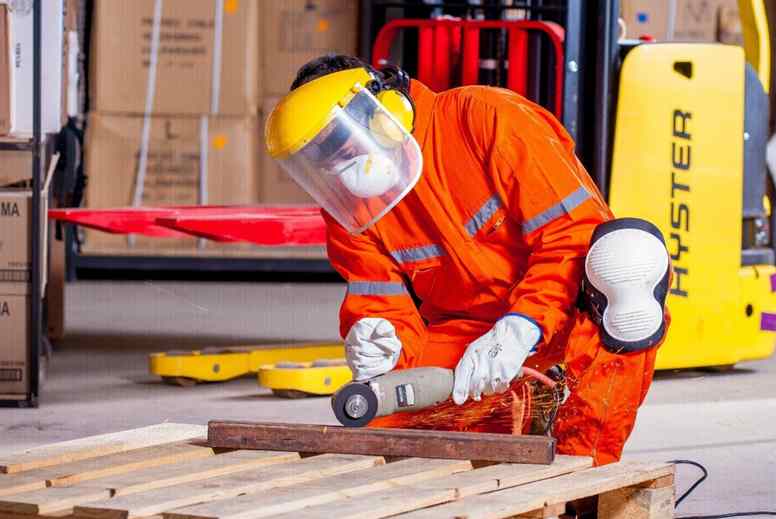 Stay Seen, Stay Safe: Workwear That Protects on Every Job